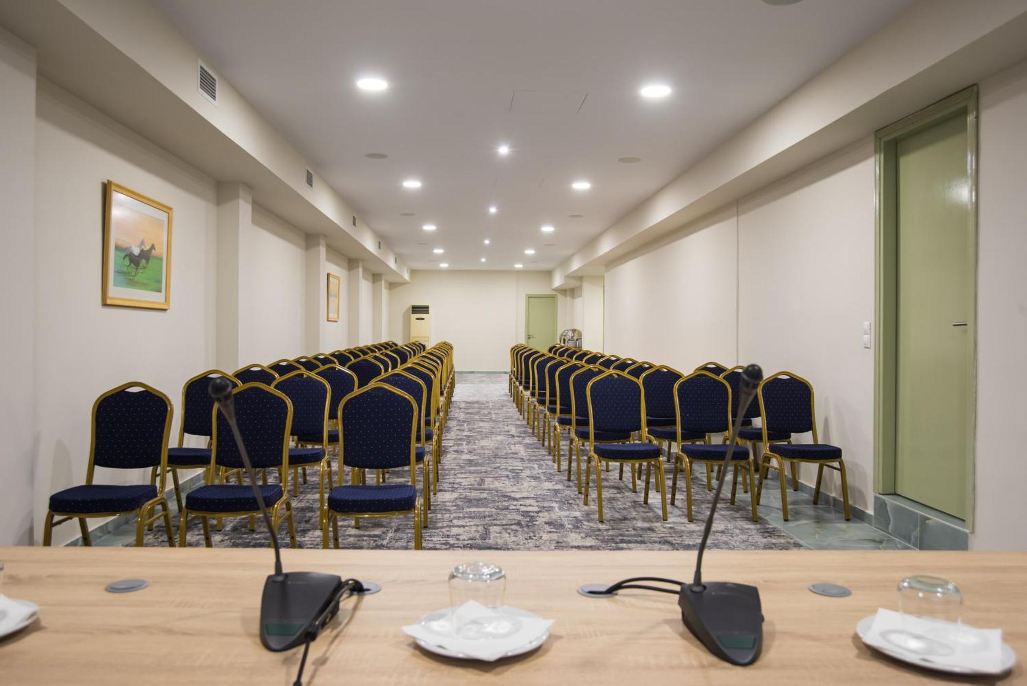 V Hotel 特尔斐 外观 照片
