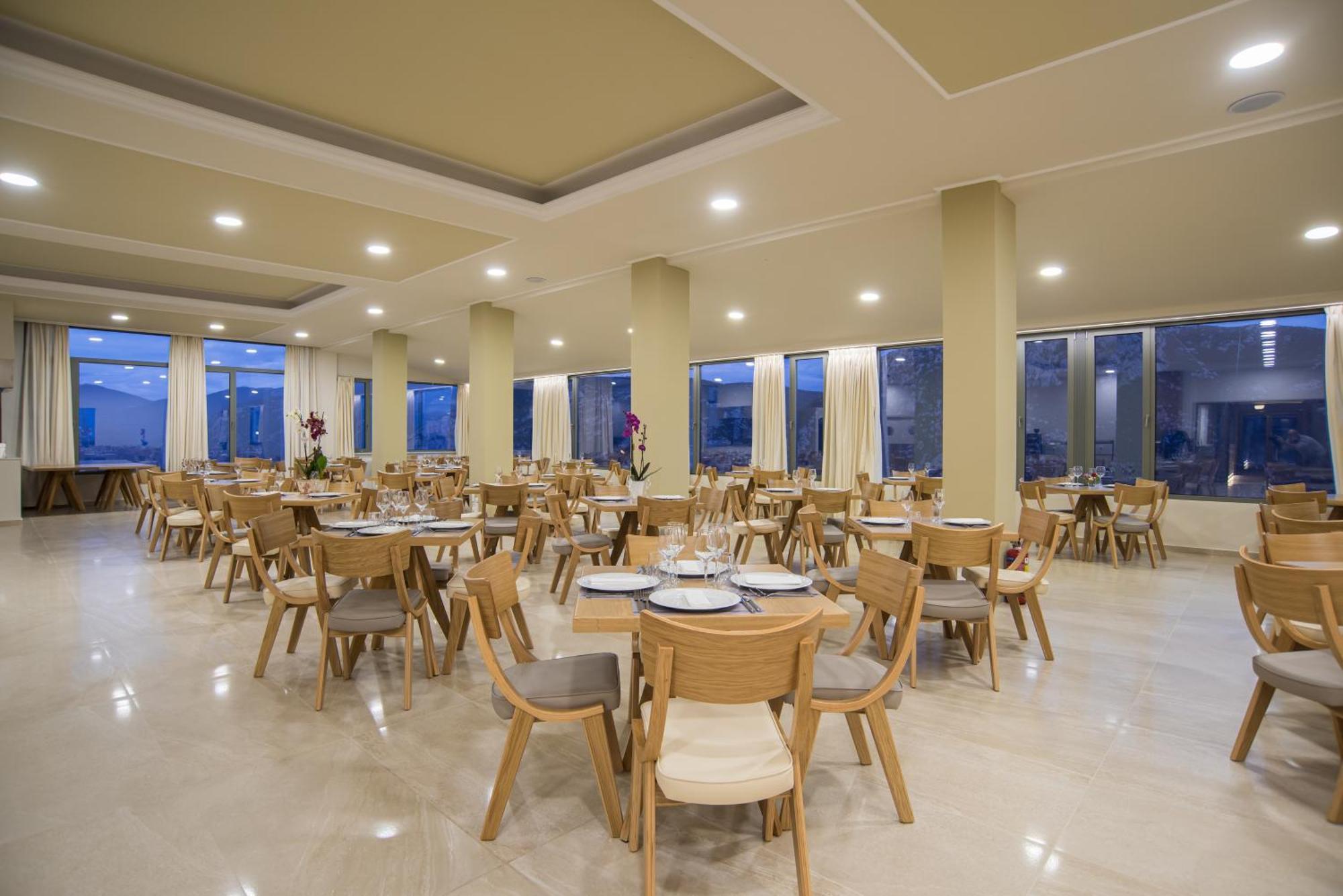 V Hotel 特尔斐 外观 照片