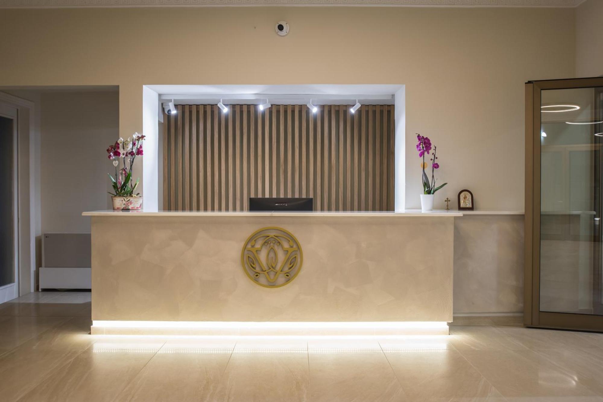 V Hotel 特尔斐 外观 照片